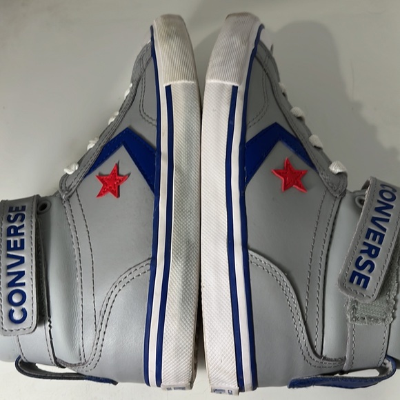 Girls Converse Junior Leather slip-on mid-tops. - Picture 5 of 7